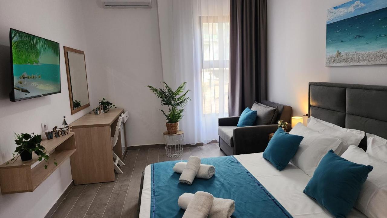 Solar Rooms And Apartments Himare Exterior photo