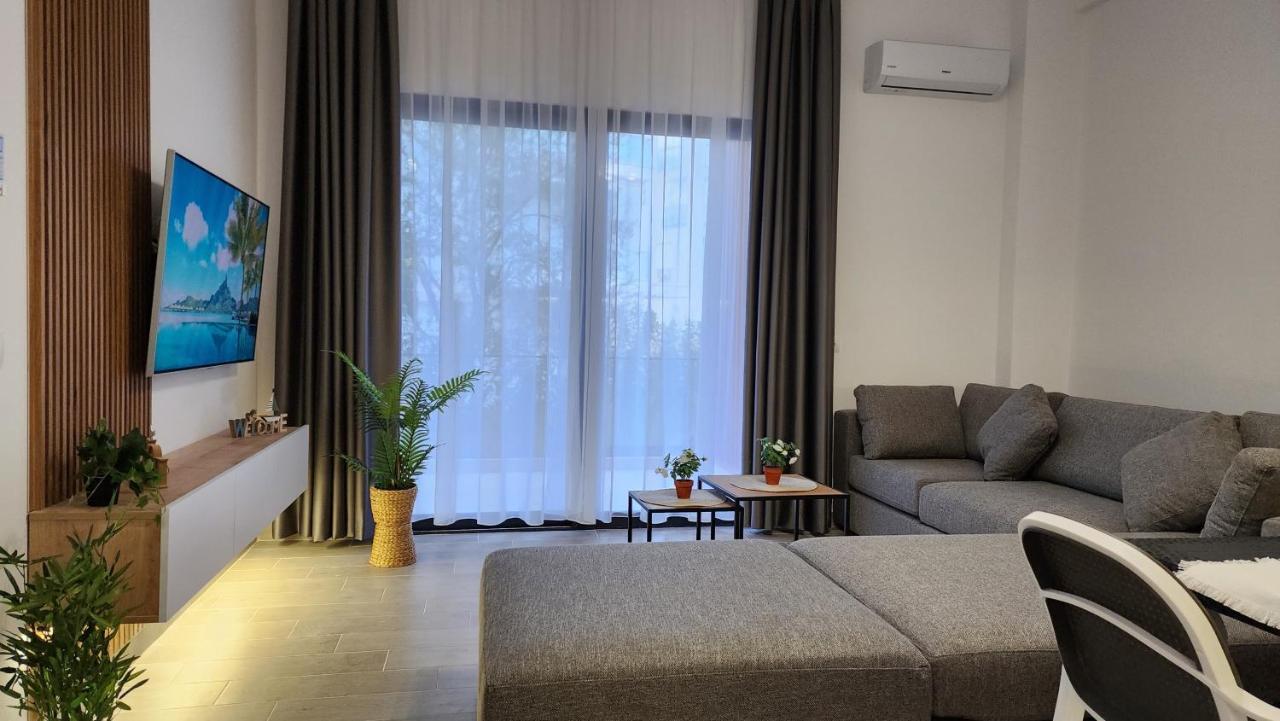 Solar Rooms And Apartments Himare Exterior photo